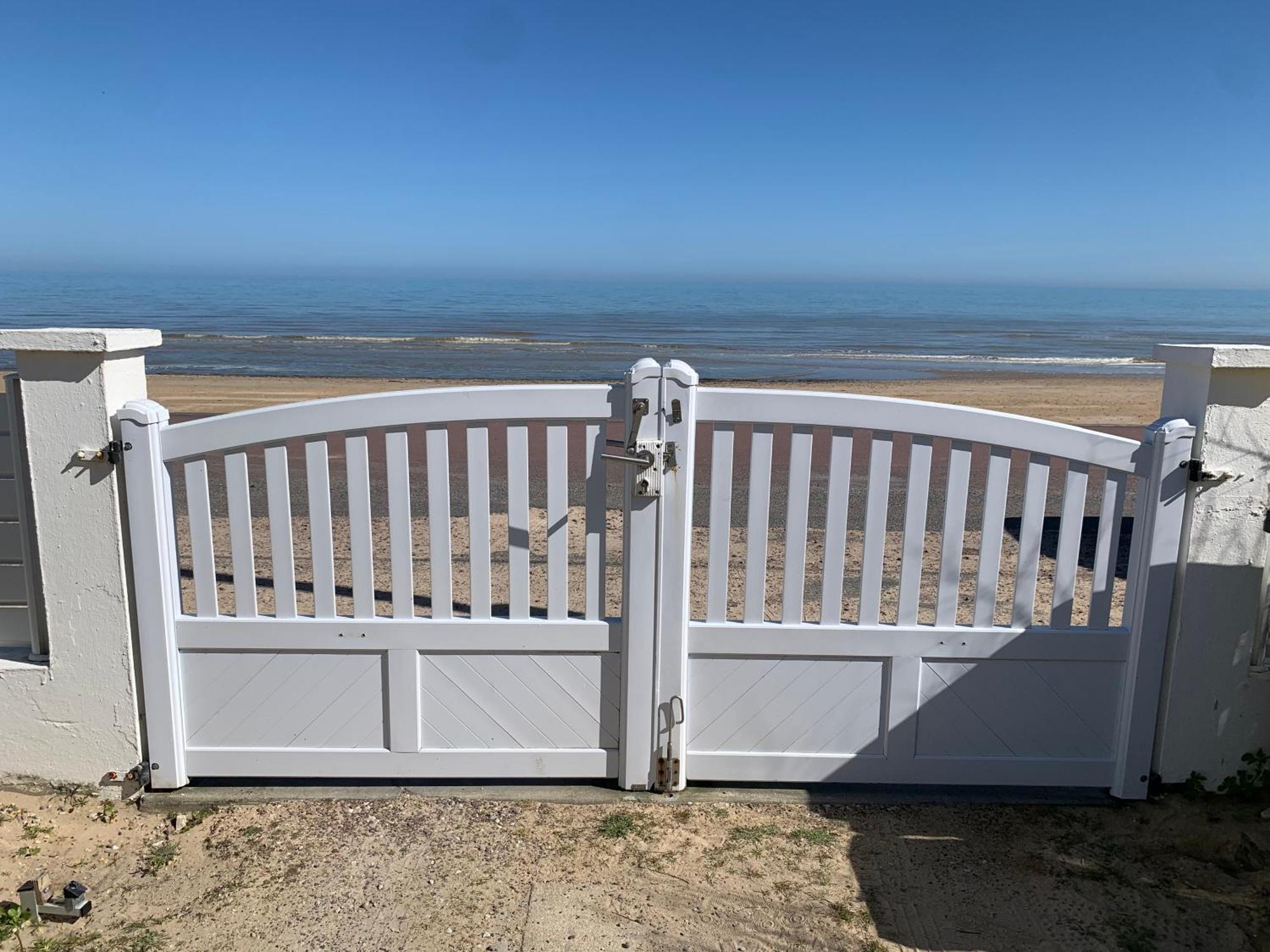 Bernières-sur-Mer Villa De La Plage, Front De Mer, Juno Beach מראה חיצוני תמונה